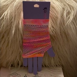 80’s vibe fishnet fingerless gloves. NWT